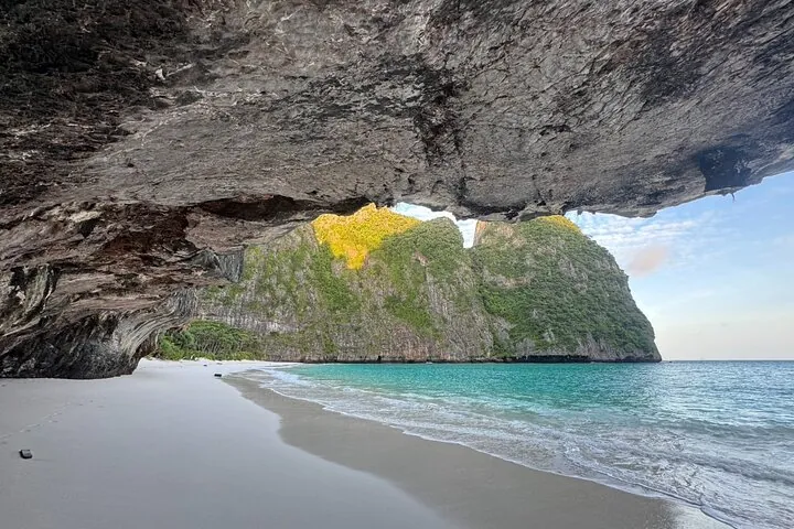 From Phi Phi: Sunrise & Beat The Crowds to Maya Bay by Speedboat — photo 4