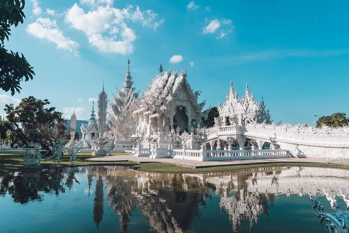 Full-Day Chiang Rai Temples Tour from Chiang Mai with Hot Spring — photo 4