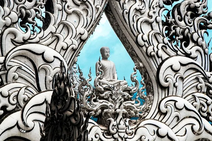 Full-Day Chiang Rai Temples Tour from Chiang Mai with Hot Spring