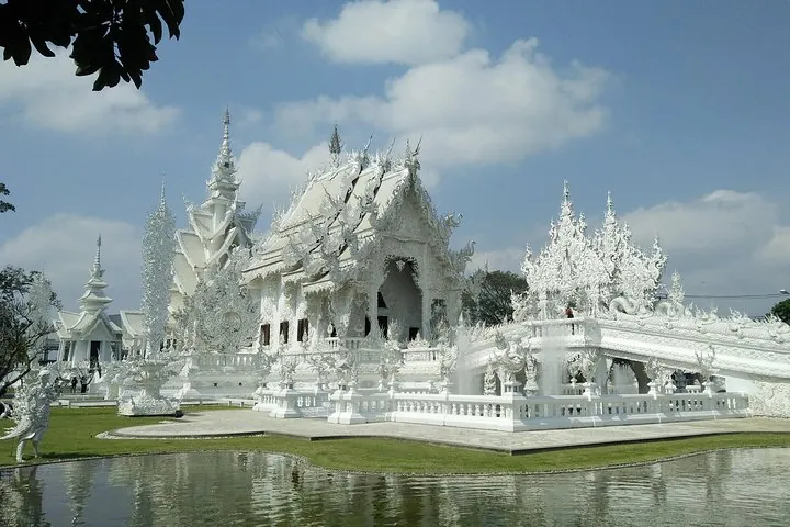 Full Day Cycling Amazing Chiangrai countryside and the White temple — photo 2
