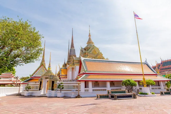 Grand Palace, Wat Phra Kaew, Wat Pho and Wat Arun Walking Tour From Bangkok — photo 3
