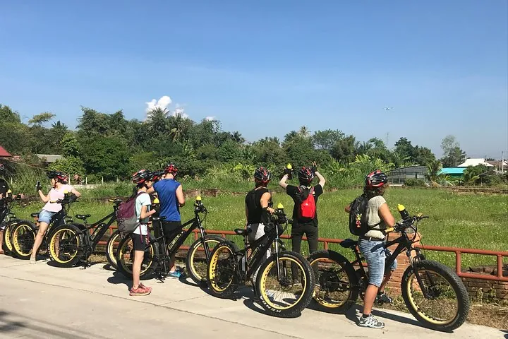 Half-day E-bike Countryside and rice paddies (flat land, GUIDED)