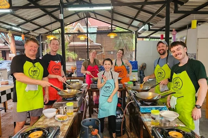 Half Day Evening Cooking Class with Market Tour in Chiang Mai