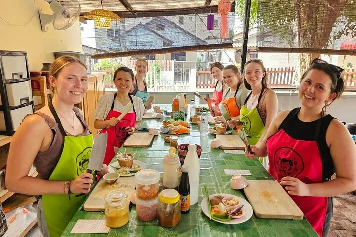 Half Day Evening Cooking Class with Market Tour in Chiang Mai — photo 3
