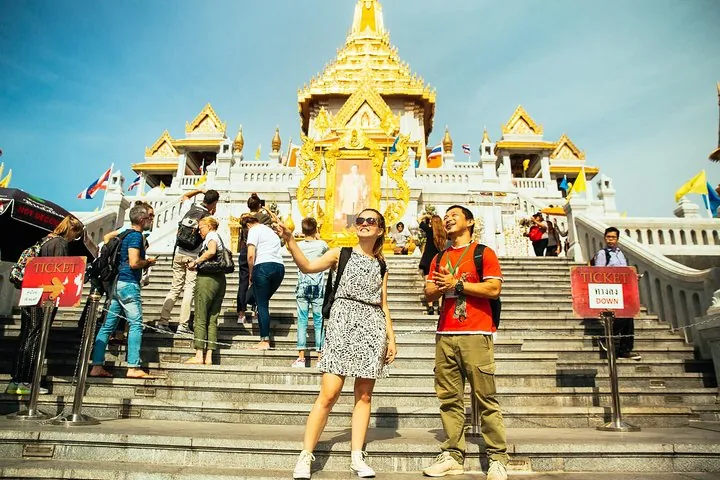 Highlights & Hidden Gems With Locals: Best of Bangkok Private Tour — photo 3
