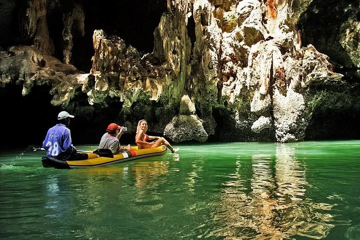 Hong by Starlight: Sea Cave Kayaking and Loy Krathong Floating