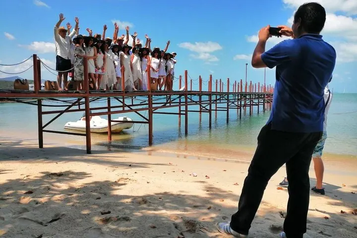Tour guide, driver and also a good photographer