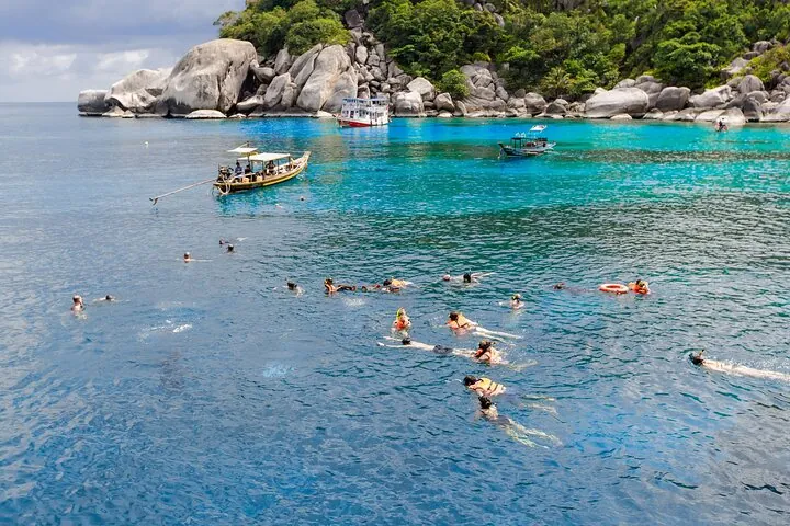 Koh Tao Snorkeling Tour to Hidden Bays and Koh Nang Yuan — photo 4