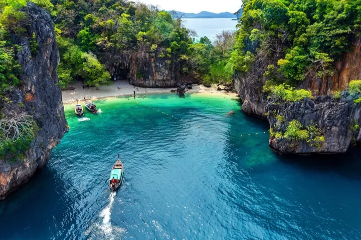 Krabi Hong Island Tour: Charter Private Long-tail Boat — photo 3