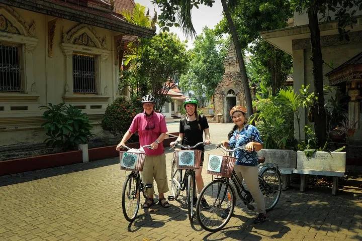 LIFECYCLING - Half Day City Bike Tour — photo 3