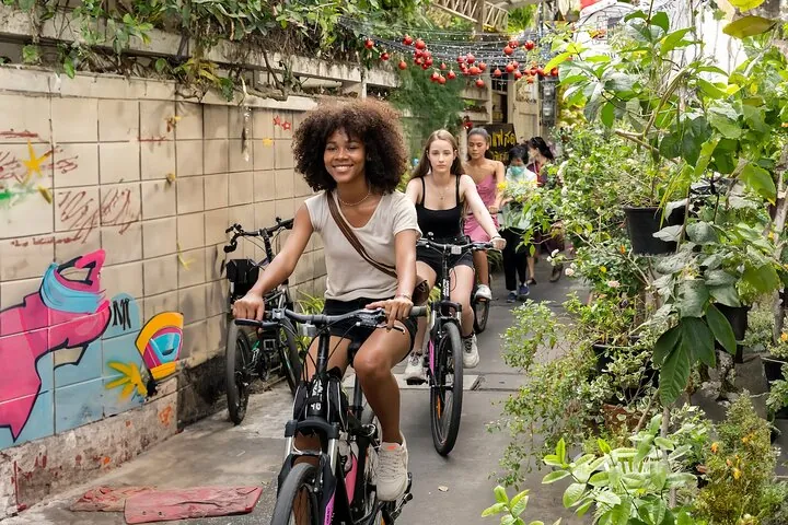 Must-Try: Hidden Bangkok Bike and Food Tour — photo 2