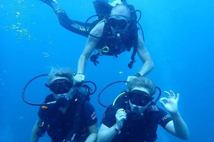 PADI Discover Scuba Diving at Sail Rock, Koh Phangan