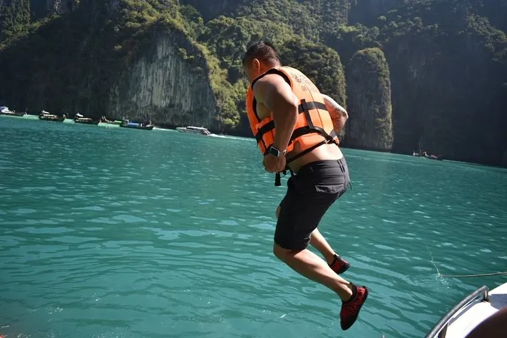 Phi Phi Islands Speedboat Adventure from Phuket with buffet lunch