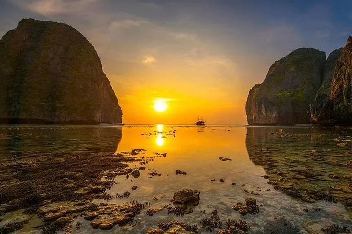 Phi Phi, Maiton, Khai Island Sunset Romantic Trip By Phuket Seahorse Marine