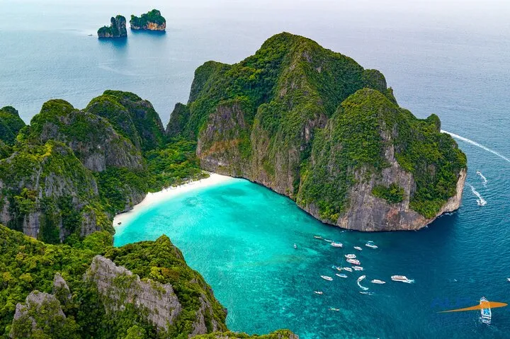 PHI PHI & MAYA & BAMBOO Premium Catamaran Max 28 pax