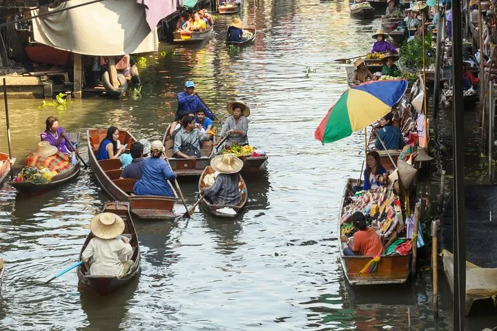 Damnoensaduak Floating market (outside Bangkok)