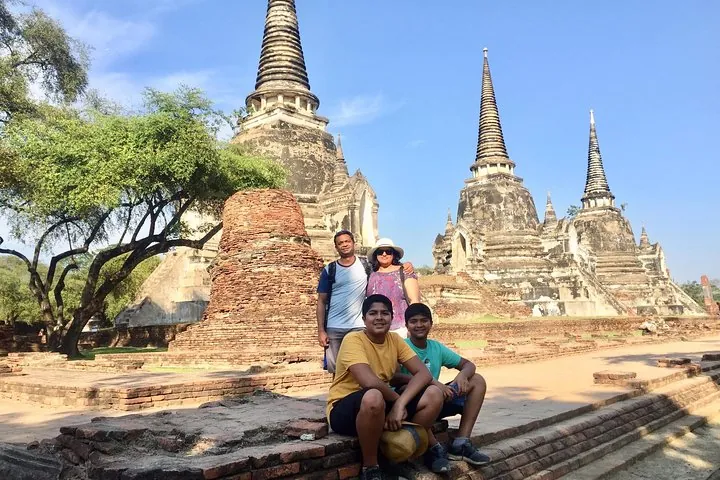 Private Excursion to Floating Market and Ayutthaya World Heritage