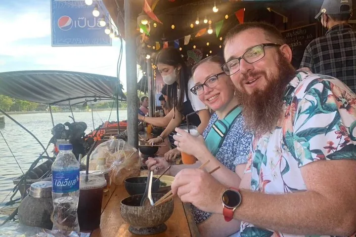 Private Excursion to Maeklong Railway &​ Amphawa Floating Markets — photo 2
