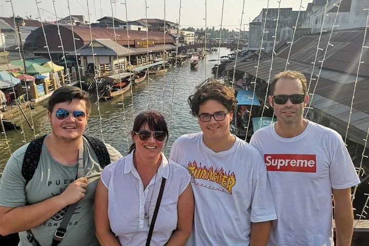 Picture on Amphawa Floating market