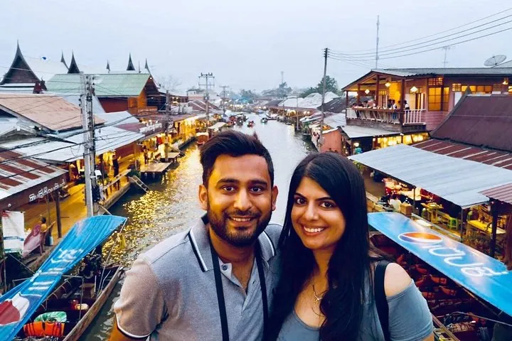 Private Excursion to Maeklong Railway &​ Amphawa Floating Markets