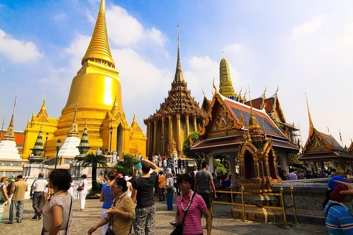 visit the Temple of Emerald Buddha