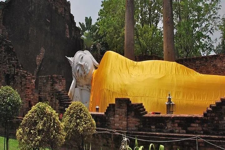 Wat Yai Chi Mongkhon