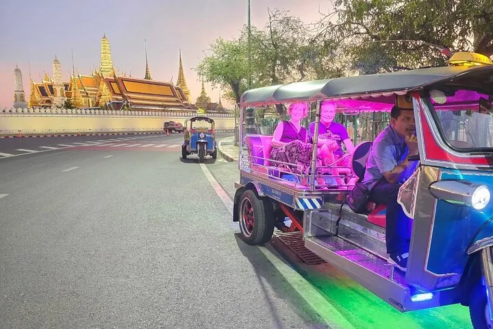 Private Tuktuk Food and City Tour (Chinatown-Flower Market)