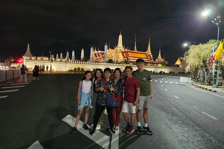 Private Tuktuk Night life Food Tour in Bangkok (Night Time) — photo 2
