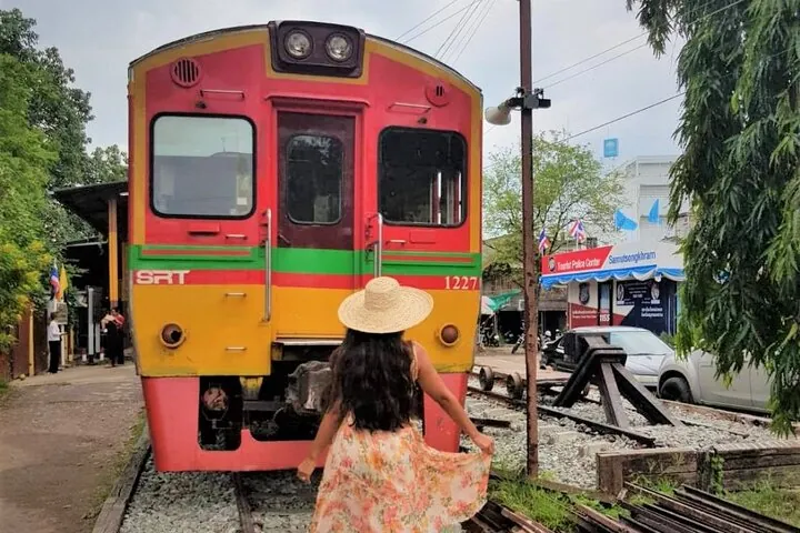 Railway and Floating Markets with Free Brunch — photo 3