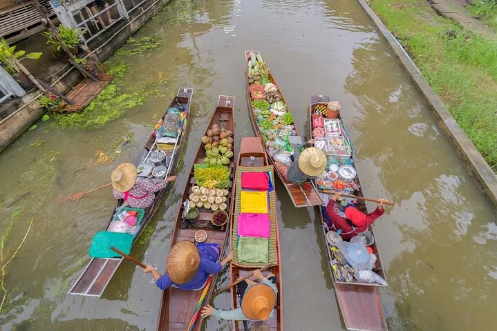 Railway and Floating Markets with Free Brunch