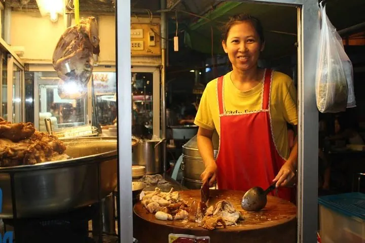 Small-Group Chiang Mai Evening Street Food Tour — photo 5