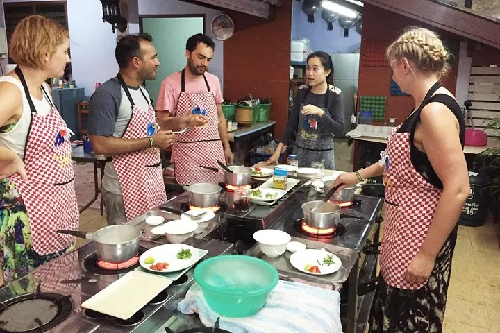 Small-Group Smart Thai Cooking Class in Krabi