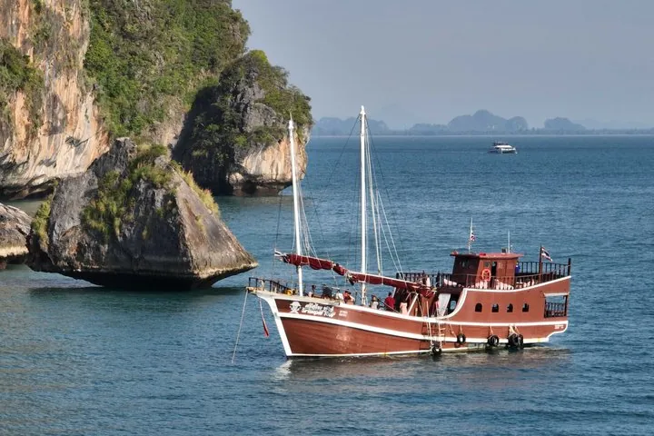 Sunset Dinner Cruise with night Swimming by Luxury Junk Boat