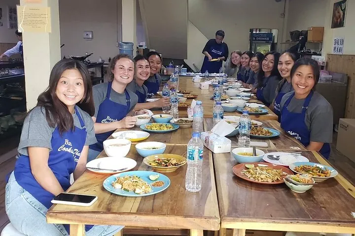 Thai Cooking Class Bangkok: Choose 5 Dishes + Market Tour — photo 3