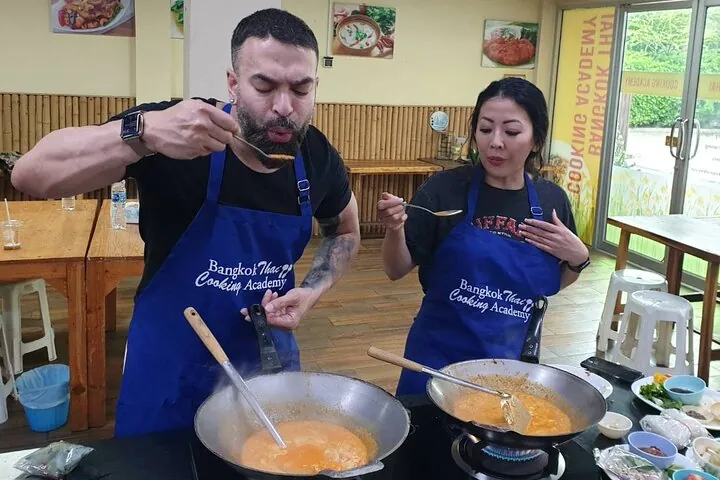 Thai Cooking Class Bangkok: Choose 5 Dishes + Market Tour — photo 5