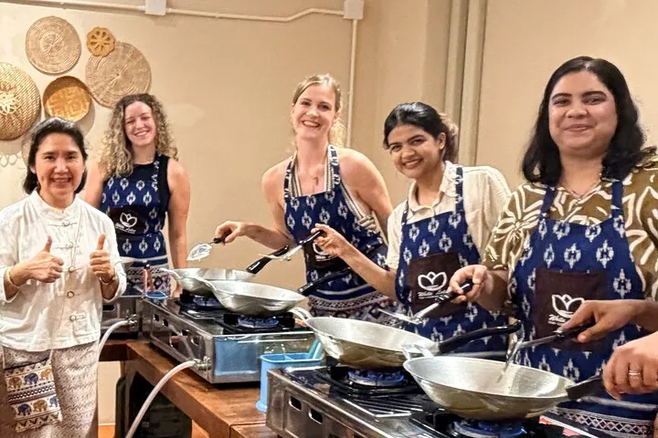 Thai Cooking Class in Bangkok's Old Town with Market Tour — photo 2