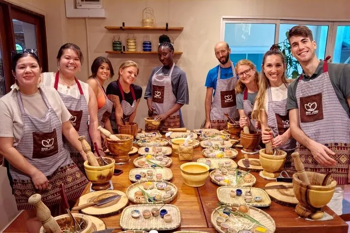 Thai Cooking Class in Bangkok's Old Town with Market Tour