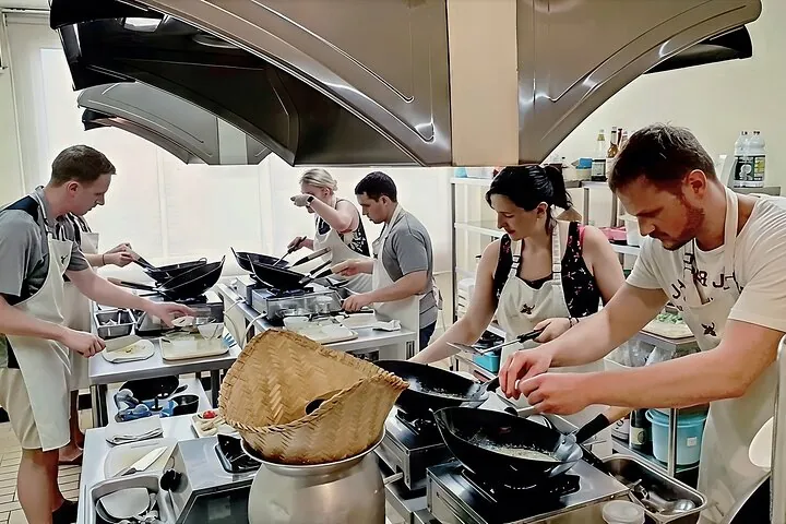 Bangkok Thai Cooking Class with Market Visit by Maliwan