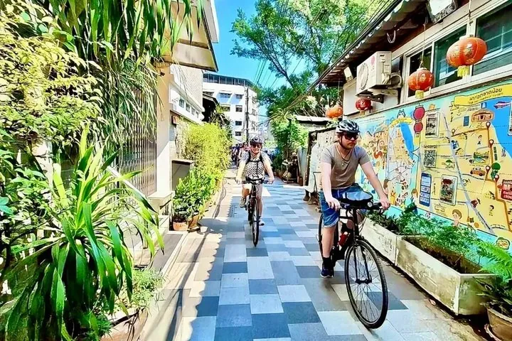 Thai Culture and Bangkok Local Life 4- Hour Bike Tour — photo 5