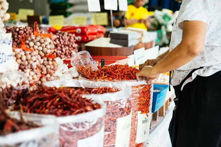 Bangkok's Private Street Food Tour: 10 Tastings with a local foodie private guide