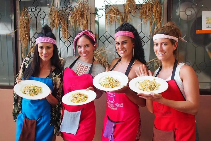 Tomyumthai Cooking Class in Chiang Mai — photo 2