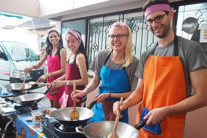 Tomyumthai Cooking Class in Chiang Mai — photo 5